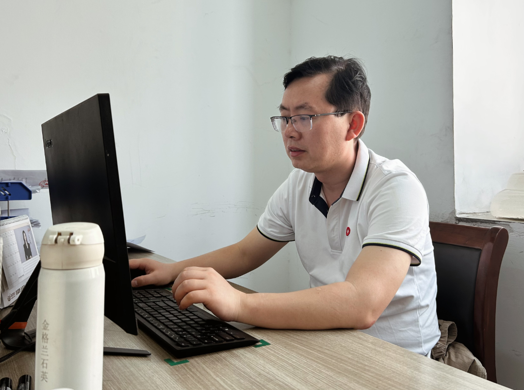 科研一线丨徐肖飞：石英材料的“炼金手”